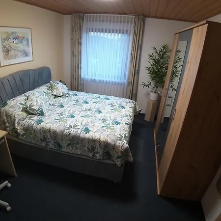 Mit Ueberdachten Sitzplatz Im Garten Apartment Bad Soden-Salmuenster